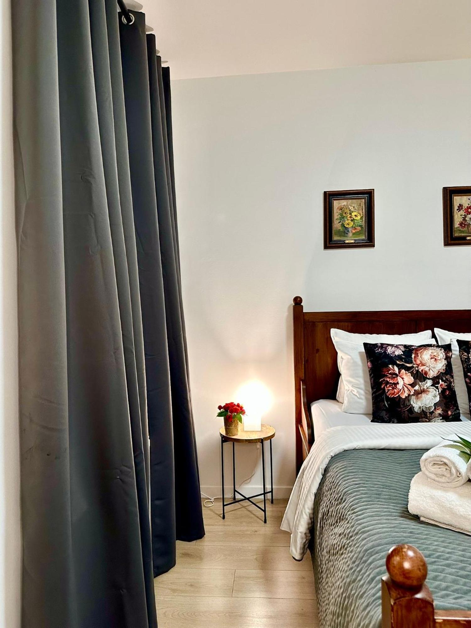 Luxury Suites Centrum By Rikas Hotels Αμβέρσα Εξωτερικό φωτογραφία